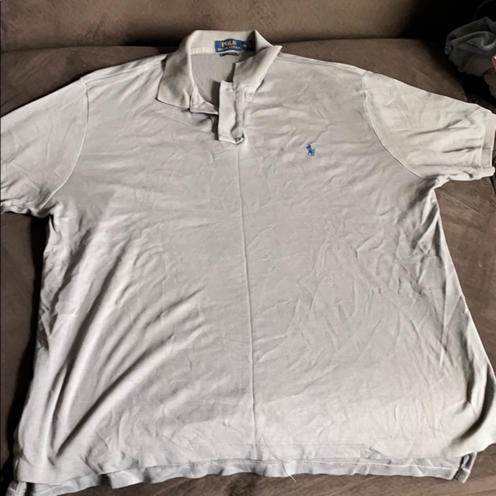 Grey collard polo shirt